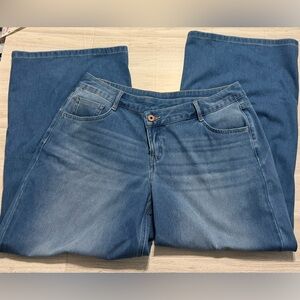 HALARA Women's Flare Jeans in Denim Blue